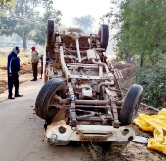 बरातियों से भरी पिकप पलटी, चार की मौत, पाँच गंभीर Chhattisgarh Crimes