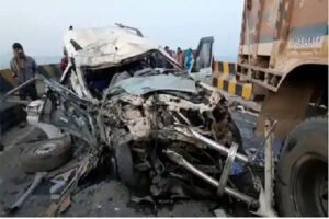 एनएच 31 पर भीषण सड़क हादसा, स्कॉर्पियो और ट्रक में जबरदस्त ट्रक्कर, कार के उड़े परखच्चे, 6 लोगों की दर्दनाक मौत Chhattisgarh Crimes