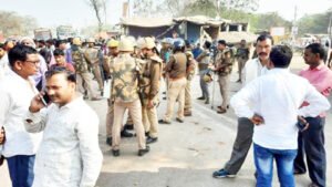 कानपुर में पुलिस की गाड़ी से उतरते ही गैंगरेप पीड़िता के पिता को ट्रक ने कुचला, मुख्य आरोपी दारोगा का बेटा गिरफ्तार Chhattisgarh Crimes