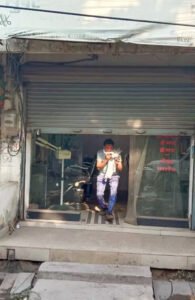 सैलून दुकान सील, लॉकडाउन के बावजूद खोलने पर नगर निगम की कार्रवाई Chhattisgarh Crimes