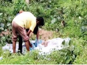 6 दिन पहले अपने घर से निकले युवक की पुरातत्व स्थल के गढ़ में मिली लाश Chhattisgarh Crimes