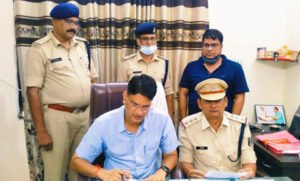 50 लाख का कृषि लोन हड़पकर 5 साल से फरार बैंक मैनेजर भुवनेश्वर से पकड़ाया Chhattisgarh Crimes