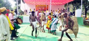 मैनपुर में ब्लाॅक स्तरीय आदिवासी लोक नृत्य महोत्सव में अपनी प्रस्तुति से कलाकारों ने खूब तालियां बटोरी Chhattisgarh Crimes