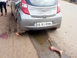 सड़क हादसे में महिला के हुए दो टुकड़े, गुस्साए लोगों ने कर में की तोड़फोड़ Chhattisgarh Crimes