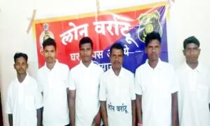 गांधी जयंती पर हिंसा का त्याग, 6 नक्सलियों ने निर्माण कार्यों में मदद का लिया संकल्प Chhattisgarh Crimes