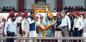 अब छत्तीसगढ़ में छेरछेरा पुन्नी को सार्वजनिक अवकाश, ग्रामीण बाजारों में पसरा शुल्क खत्म, पटेल समाज के लिए सामुदायिक भवन बनेंगे Chhattisgarh Crimes