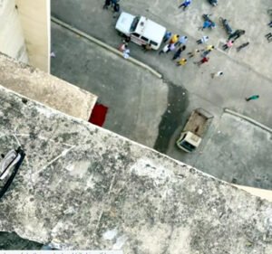 नया रायपुर में मंत्रालय के कर्मचारी ने इमारत से कूदकर दी जान, ख़ुदकुशी के पहले बेटे, बेटी और पत्नी को हथौड़े से मारा, बेटे-बेटी की भी मौत Chhattisgarh Crimes