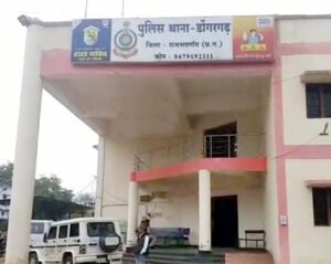 इनाेवा कार से लगभग 2 लाख का शराब जब्त, एक तस्कर गिरफ्तार Chhattisgarh Crimes