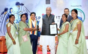 किसानों को दाम, युवाओं को काम, महिलाओं का सम्मान, संस्कृति की पहचान और आदिवासियों के उत्थान के जरिए गढ़ रहे हैं नवा छत्तीसगढ़ : मुख्यमंत्री भूपेश बघेल Chhattisgarh Crimes