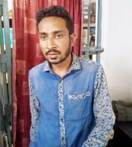 मौदहापारा थाने में लॉकअप से हथकड़ी निकालकर आरोपी फरार Chhattisgarh Crimes