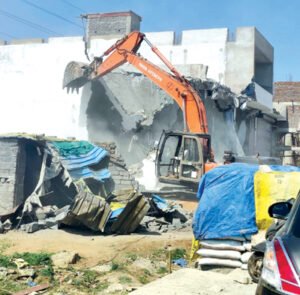 16 एकड़ की अवैध प्लॉटिंग पर चला प्रशासन का बुलडोजर Chhattisgarh Crimes