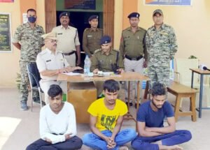 लाखों के सोना-चांदी सहित एक लाख रुपये नकदी के साथ 3 युवक गिरफ्तार Chhattisgarh Crimes