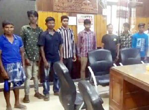 बस्तर के 8 बंधुआ मजदूरों की तमिलनाडु से वापसी; ठेकेदार बंधक बनाकर करवा रहा था मजदूरी Chhattisgarh Crimes