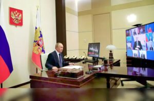 डगमगा रहा पुतिन का सिंहासन! पश्चिमी प्रतिबंधों से अधिकारियों में बढ़ रहा अंसतोष, युद्ध खिंचा तो हो सकता है तख्तापलट Chhattisgarh Crimes