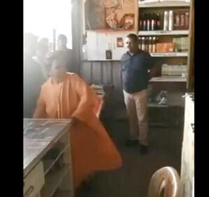 उमा भारती ने शराब दुकान में घुसकर पत्थर से बोतलें फोड़ीं, कहा- महिलाओं से बदतमीजी करते हैं शराबी Chhattisgarh Crimes