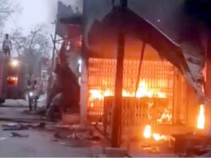 जशपुर में दुकान-मकान में लगी भीषण आग, जिंदा जल गई महिला Chhattisgarh Crimes