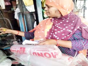 दुकानों में डस्टबिन अनिवार्य : निगम की टीमों ने 17 दुकानों पर मारा छापा Chhattisgarh Crimes