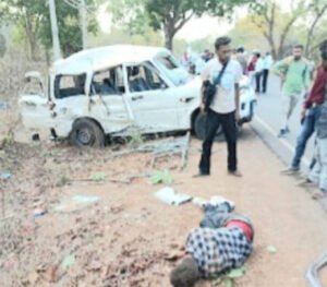 बाराती गाड़ी सड़क हादसे की शिकार, दो लोगों की मौत Chhattisgarh Crimes