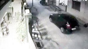 चोरों ने घर के भीतर से चोरी कर ले गए कार Chhattisgarh Crimes