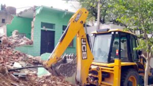 छह साल की मासूम के साथ दुष्कर्म, मुरैना में 24 घंटे के अंदर आरोपी के घर चला बुलडोजर Chhattisgarh Crimes