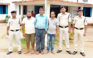 वृद्ध महिला की गोली मारकर की गई हत्या का खुलासा; भतीजे ने 3 लाख में दी थी सुपारी, 3 आरोपी गिफ्तार Chhattisgarh Crimes