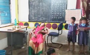 महिला शिक्षिका शराब पीकर पहुँची स्कूल, पुलिस ने करवाया मुलाहिजा Chhattisgarh Crimes