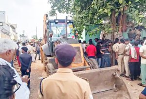 रायपुर में बस्ती तोड़ने पर बवाल Chhattisgarh Crimes