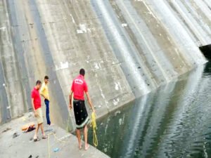 सेल्फी के चक्कर में बांगो डैम में गिरा युवक; अब तक कोई पता नहीं चल सका Chhattisgarh Crimes