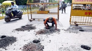 भाजयुमो का मुख्यमंत्री निवास घेराव, 12 सड़कें कल रहेंगी बंद, 19 स्थानों पर की गई बैरिकेडिंग Chhattisgarh Crimes