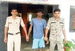 कलयुगी बेटे की करतूत, शराब के नशे में मां को कुल्हाड़ी से उतारा मौत के घाट Chhattisgarh Crimes