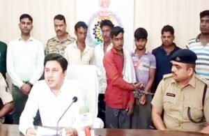 बेटे ने तांत्रिक के कहने पर माता-पिता की कर दी हत्या, फिर शव को फ़ेंक दिया पुल से नीचे, 7 गिरफ्तार Chhattisgarh Crimes