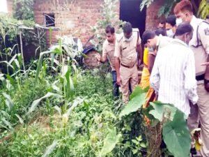 प्रेमिका की हत्या कर बाड़ी में दफनाया शव, प्रेमी फरार Chhattisgarh Crimes