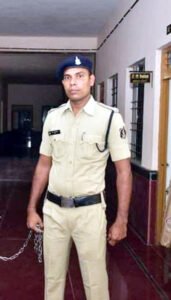 बड़ी खबर : आरक्षक ने थाना मे खुद को मारी गोली, मौत Chhattisgarh Crimes