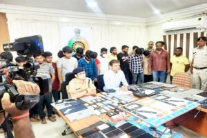 ऑनलाइन सट्टे के कारोबार पर रायपुर पुलिस का मेगा प्रहार, महादेव और रेड्डी अन्ना सट्टा ऐप संचालित करने वाले गैंग के 28 आरोपी गिरफ्तार Chhattisgarh Crimes