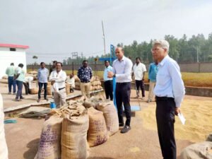 रायपुर कलेक्टर ने पचेड़ा धान खरीदी केंद्र का किया निरीक्षण Chhattisgarh Crimes