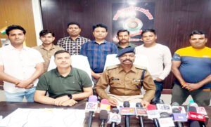 सोना चांदी चमकाने के बहाने गहनों पर किया हाथ साफ, गिरोह के 7 सदस्य गिरफ्तार Chhattisgarh Crimes