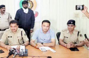 रायपुर पुलिस की कार्रवाई, नशीली दवा का धंधा करने वाला मुख्य सप्लायर गुजरात से गिरफ्तार... Chhattisgarh Crimes