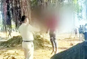 चॉइस सेंटर के कर्मचारी ने किया सुसाइड, बरगद पेड़ में मिली लाश Chhattisgarh Crimes