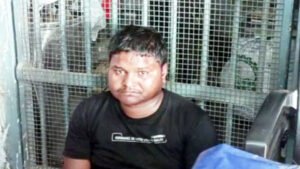 मुर्गा चोरी के शक में पिटाई, नशेड़ी युवक ने पड़ोसी को जमकर पीटा Chhattisgarh Crimes