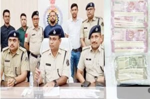 2000 के नोट बदलने छत्तीसगढ़ में 3 लाख की ठगी, आरोपी को ऐसे दबोचा पुलिस ने Chhattisgarh Crimes