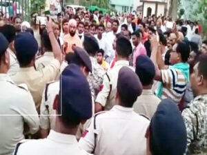 आज रतनपुर बंद : रेप पीड़िता की मां को जेल भेजने पर पुलिस के खिलाफ आक्रोश, थाने का किया घेराव Chhattisgarh Crimes