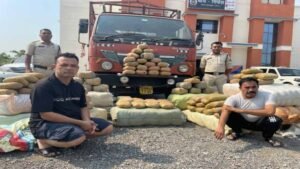 सवा करोड़ रुपये के गांजे के साथ इंटर स्टेट स्मगलर गिरफ्तार Chhattisgarh Crimes