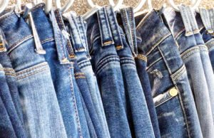 ब्रांडेड पहनने वाले हो जाए सावधान, राजधानी में ब्रांडेड कपड़ों का डुप्लीकेट खफा रहें है दुकानदार Chhattisgarh Crimes