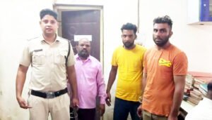 मोतीबाग चौक के पास गांजा बेचने खड़े थे तीन युवक, गिरफ्तार Chhattisgarh Crimes