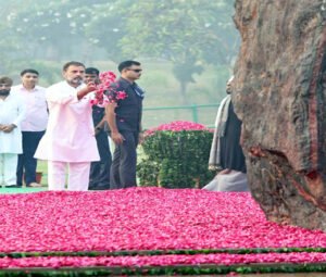 कांग्रेस अध्यक्ष मल्लिकार्जुन खड़गे, सोनिया और राहुल गांधी ने पुण्यतिथि पर इंदिरा गांधी को अर्पित की पुष्पांजलि Chhattisgarh Crimes