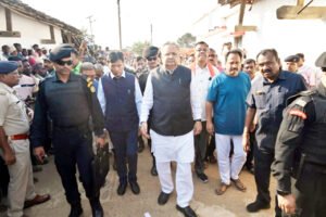 भाजपा नेता बिरझू तारम की अंतिम यात्रा में मोहला-मानपुर पहुंचे पूर्व सीएम डॉ. रमन सिंह Chhattisgarh Crimes