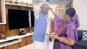 नामांकन दाखिल करने पहुंचे मुख्यमंत्री भूपेश बघेल : पत्नी ने किया तिलक Chhattisgarh Crimes