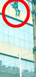 हॉस्पिटल की तीसरी मंजिल से लगाई छलांग, युवक की मौके पर ही मौत Chhattisgarh Crimes