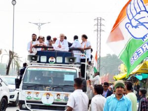 सीएम भूपेश बघेल ने तेलंगाना के आदिलाबाद में किया रोड शो Chhattisgarh Crimes