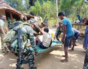 जवानों को नुकसान पहुंचाने नक्सलियों ने प्लांट किया आईईडी बम, चपेट में आया ग्रामीण Chhattisgarh Crimes